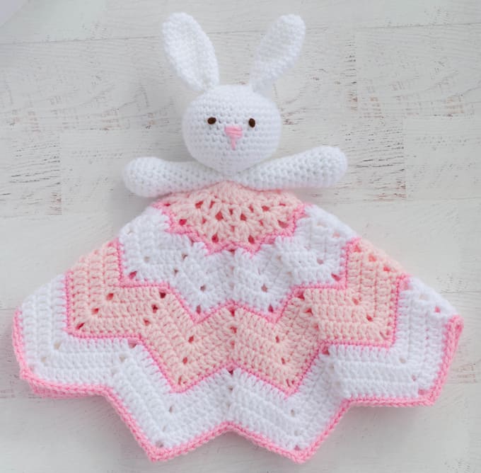 Crochet Lovey Blanket ~ A Bunny to Love 