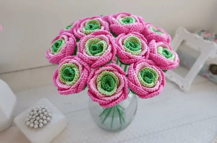 Crochet Lily Flower Bouquet Mixed with Roses, Purple Color