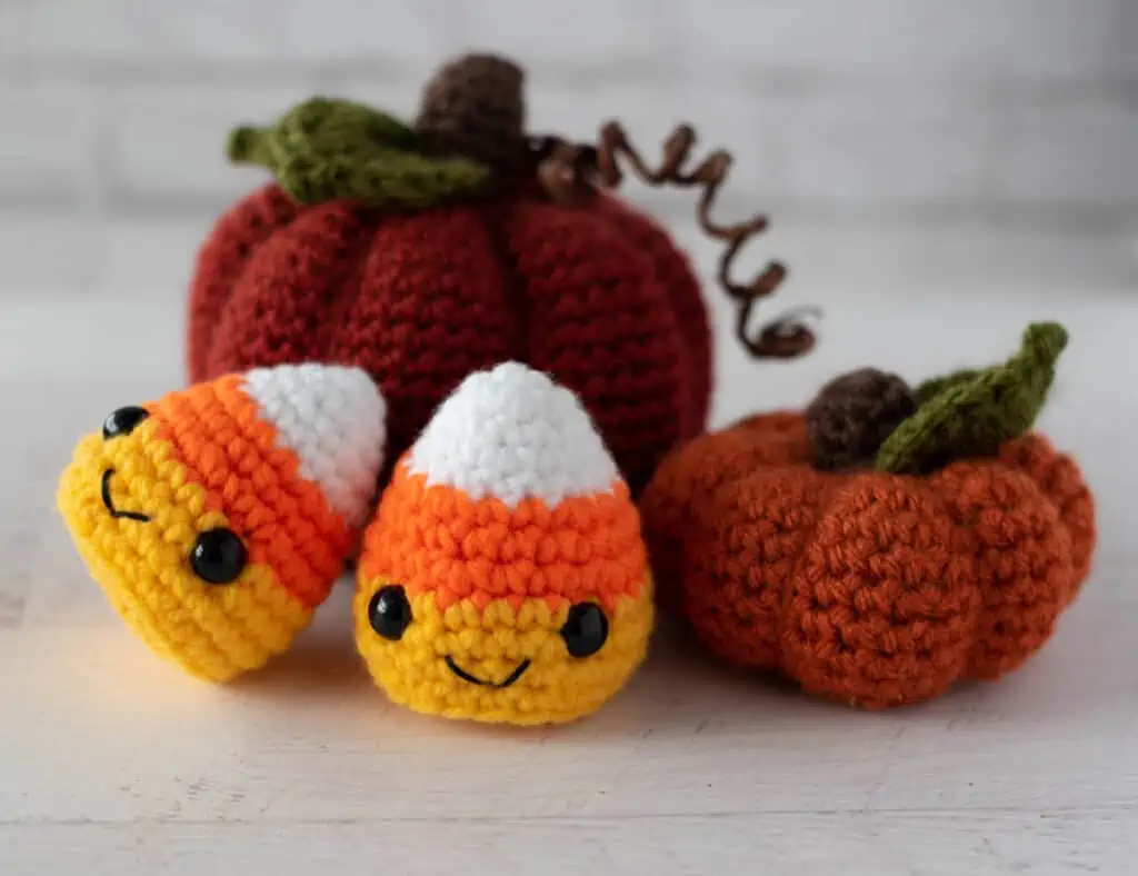 The absolute easiest free crochet pumpkin pattern 🎃 lots of sizes