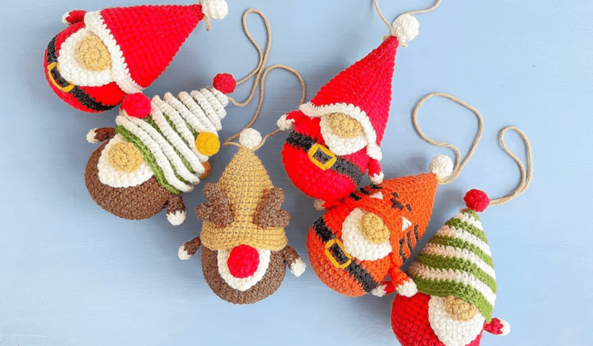 Feel Holly Jolly with These Christmas Amigurumi - Crochet 365 Knit Too