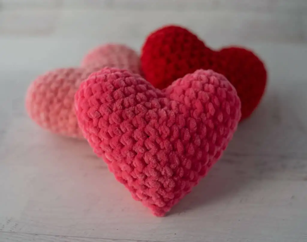 Amigurumi Heart - An Easy Crochet Tutorial - Crochet 365 Knit Too
