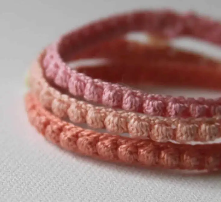 Chain & crochet bracelet | Floss bracelets, Crochet bracelet, Crochet